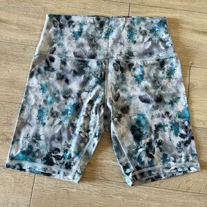 Lululemon align 6” shorts